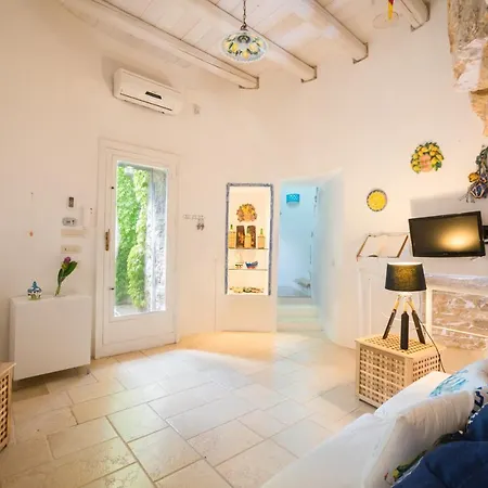 Sweet Trullo On The - Unique Seafront House With Private Patio And Direct 
