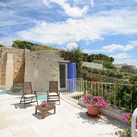 Sweet Trullo On The - Unique Seafront House With Private Patio And Direct 