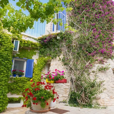 Sweet Trullo On The - Unique Seafront House With Private Patio And Direct 