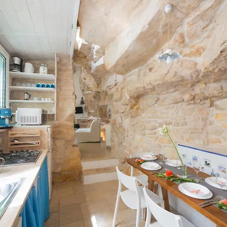 Sweet Trullo On The - Unique Seafront House With Private Patio And Direct 